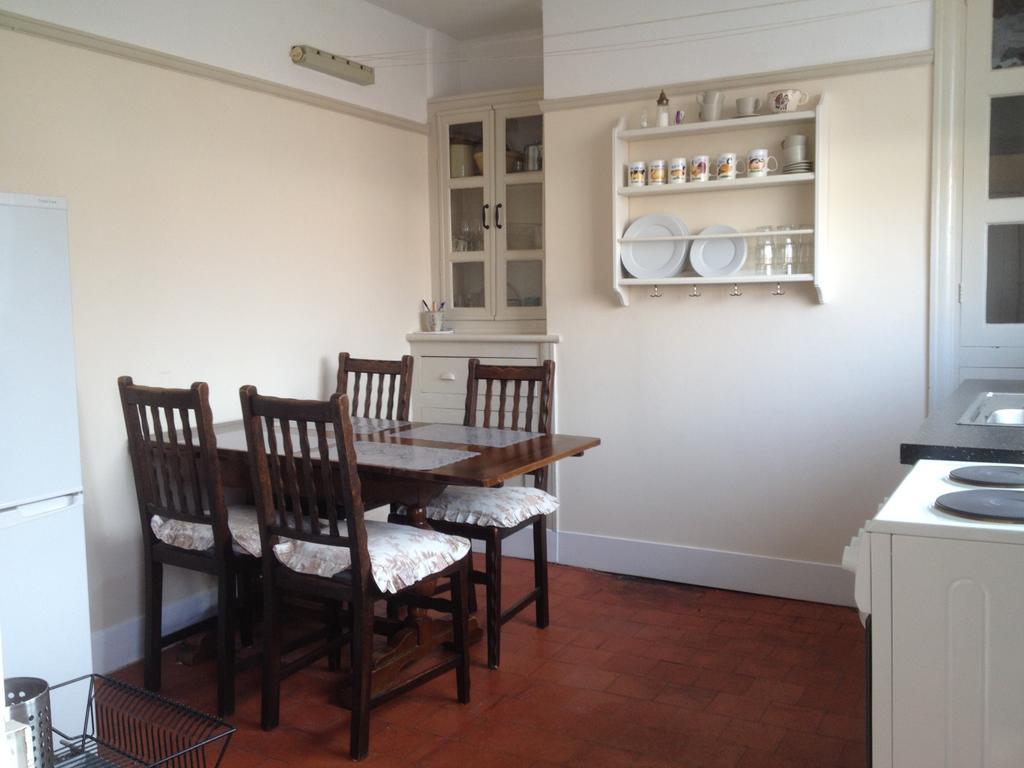 Rhuddlan House Villa Стая снимка